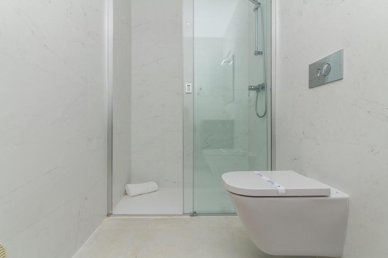 Stylish Near Beaches & Center